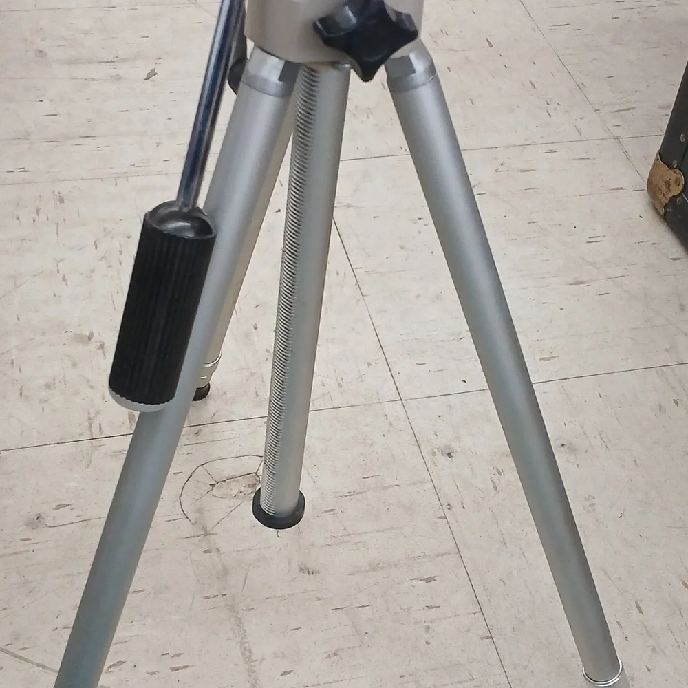 Silver Tripod Model 1102